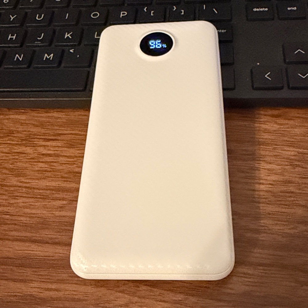 Power Bank - 10,000 Milliamp - Picture 2 of 6